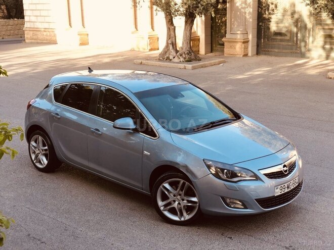 Opel Astra 2011, 131,000 km - 1.6 l - Bakı