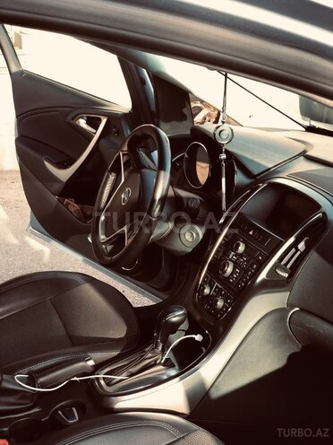 Opel Astra 2011, 131,000 km - 1.6 l - Bakı