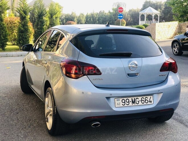 Opel Astra 2011, 131,000 km - 1.6 l - Bakı