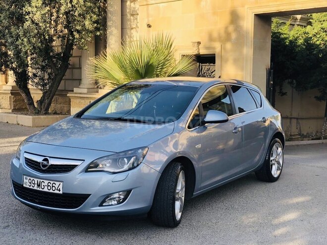 Opel Astra 2011, 131,000 km - 1.6 l - Bakı