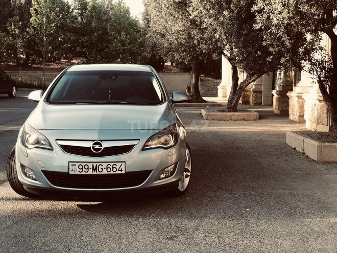 Opel Astra 2011, 131,000 km - 1.6 l - Bakı