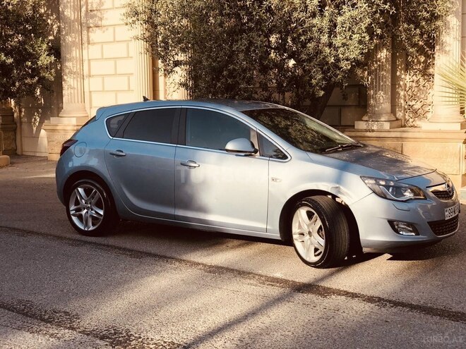 Opel Astra 2011, 131,000 km - 1.6 l - Bakı