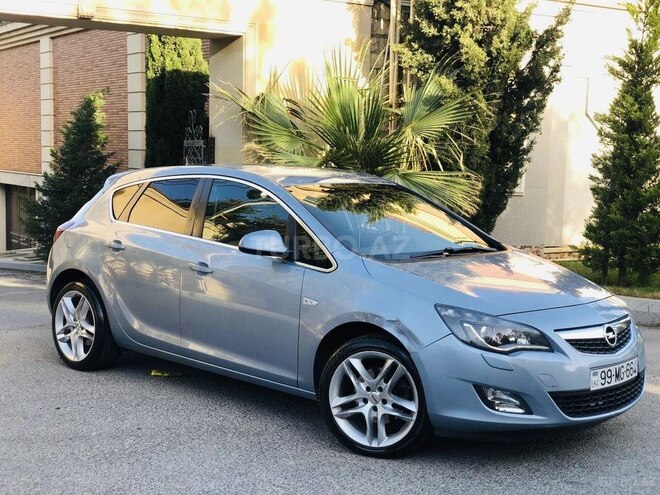 Opel Astra 2011, 131,000 km - 1.6 l - Bakı