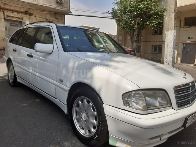 Mercedes C 220 1999, 40,000 km - 2.2 l - Bakı