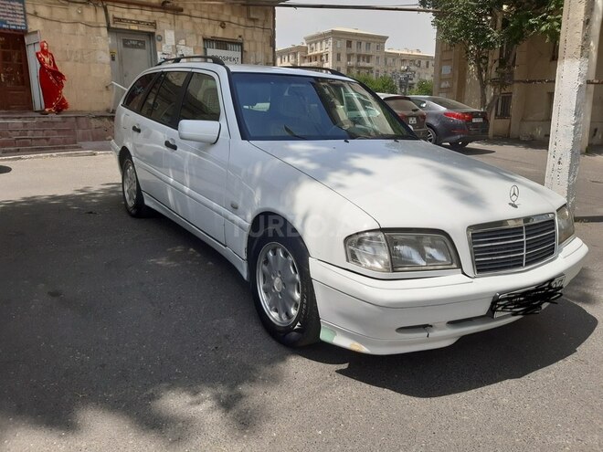 Mercedes C 220 1999, 40,000 km - 2.2 l - Bakı