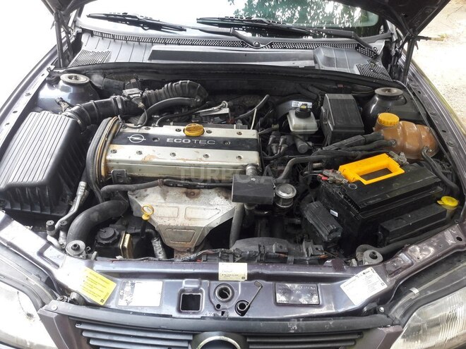 Opel Vectra 1996, 290,000 km - 1.8 l - Bakı