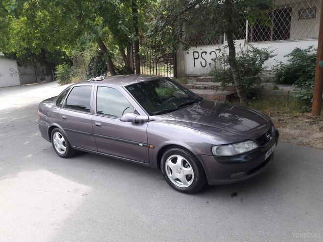 Opel Vectra 1996, 290,000 km - 1.8 l - Bakı