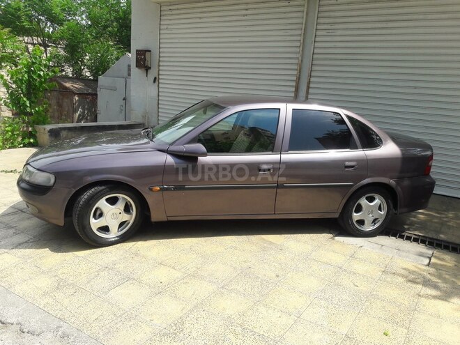 Opel Vectra 1996, 290,000 km - 1.8 l - Bakı