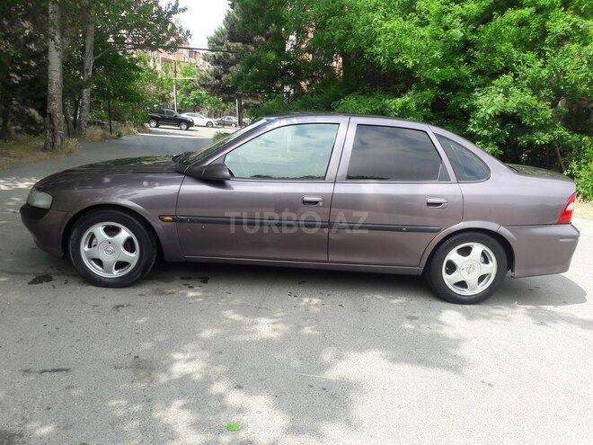 Opel Vectra 1996, 290,000 km - 1.8 l - Bakı