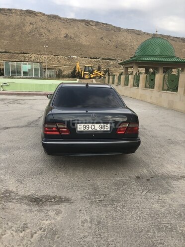 Mercedes E 270 2000, 499,000 km - 2.7 л - Bakı