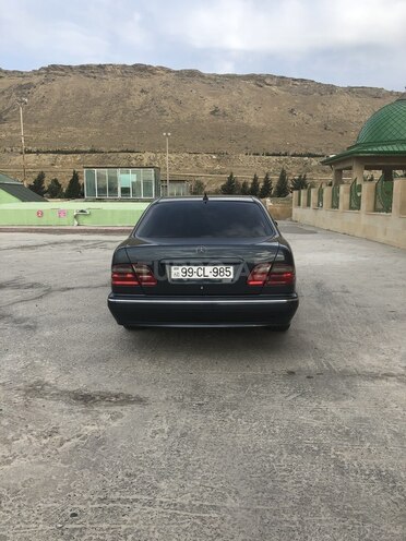 Mercedes E 270 2000, 499,000 km - 2.7 л - Bakı