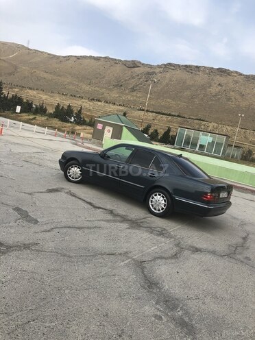 Mercedes E 270 2000, 499,000 km - 2.7 л - Bakı