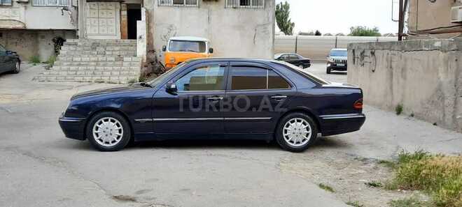 Mercedes E 220 2001, 431,500 km - 2.2 l - Bakı