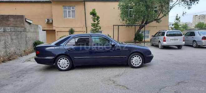 Mercedes E 220 2001, 431,500 km - 2.2 l - Bakı