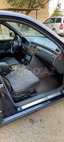 Mercedes E 220 2001, 431,500 km - 2.2 l - Bakı
