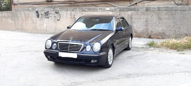 Mercedes E 220 2001, 431,500 km - 2.2 l - Bakı