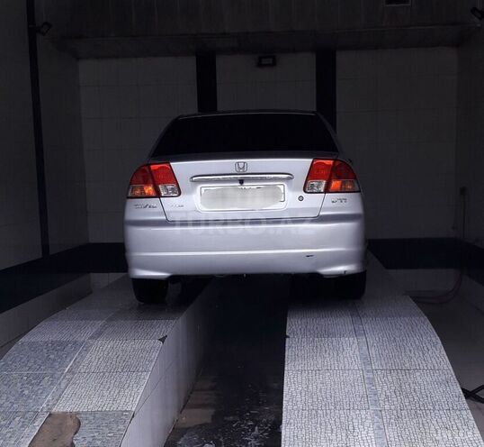 Honda Civic 2005, 300,000 km - 1.7 л - Bakı