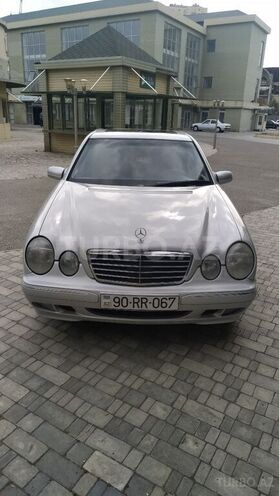 Mercedes E 240 2001, 293,000 km - 2.4 l - Bakı