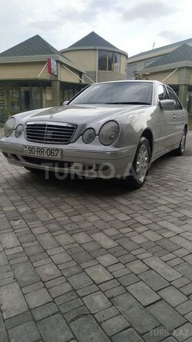 Mercedes E 240 2001, 293,000 km - 2.4 l - Bakı
