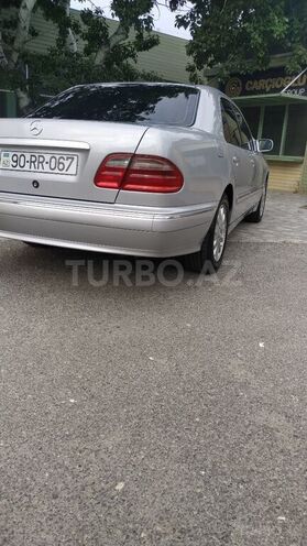 Mercedes E 240 2001, 293,000 km - 2.4 l - Bakı