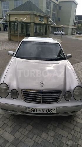 Mercedes E 240 2001, 293,000 km - 2.4 l - Bakı