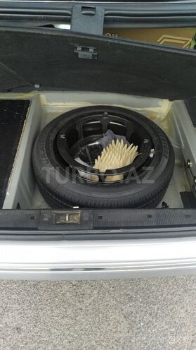 Mercedes E 240 2001, 293,000 km - 2.4 l - Bakı