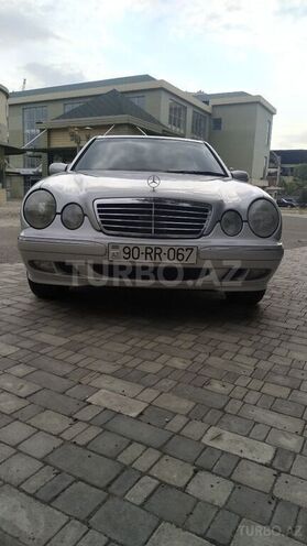 Mercedes E 240 2001, 293,000 km - 2.4 l - Bakı