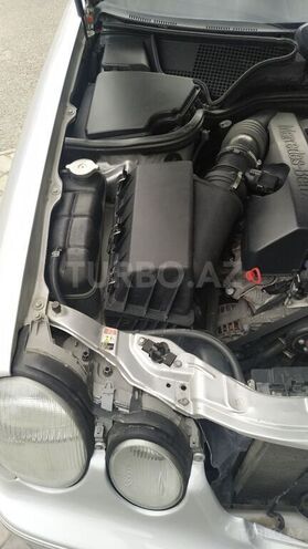 Mercedes E 240 2001, 293,000 km - 2.4 l - Bakı