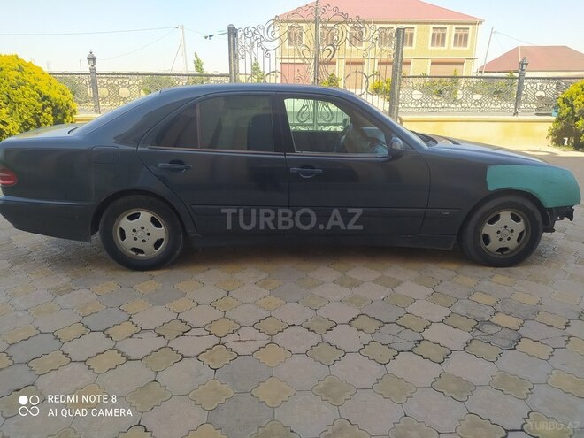 Mercedes E 220 1999, 325,470 km - 2.2 l - Bakı