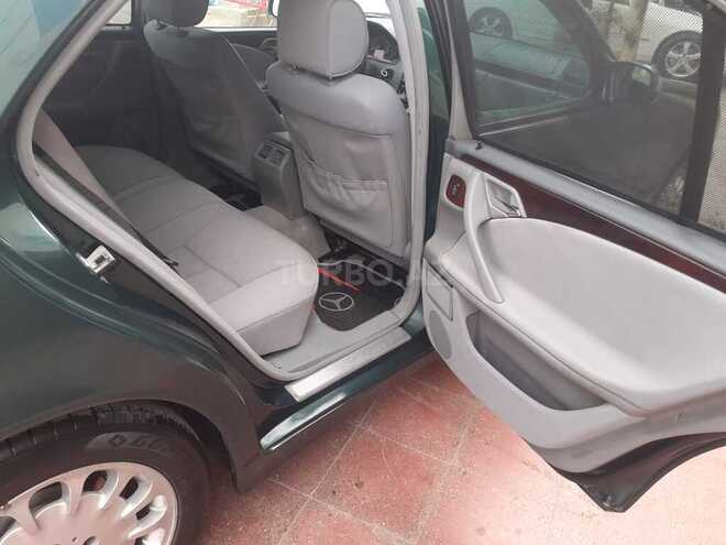 Mercedes E 220 1999, 309,000 km - 2.2 l - Bakı