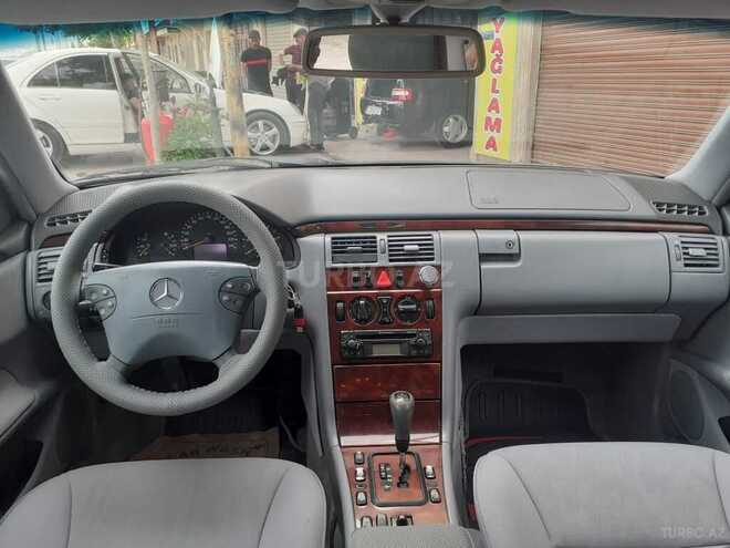 Mercedes E 220 1999, 309,000 km - 2.2 l - Bakı