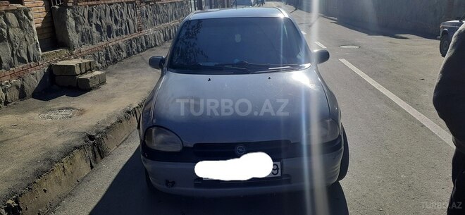 Opel Astra 1995, 122,400 km - 1.6 л - Qax