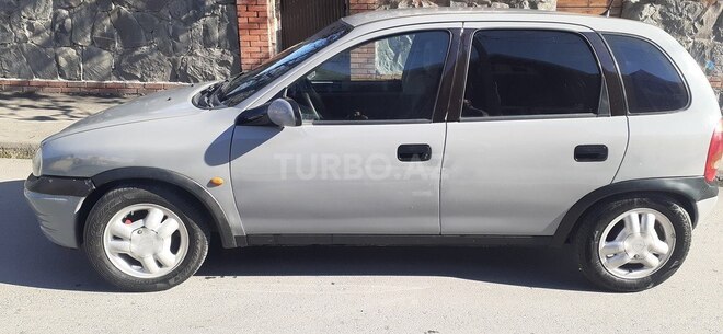 Opel Astra 1995, 122,400 km - 1.6 л - Qax