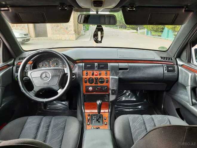 Mercedes E 200 1998, 265,134 km - 2.0 л - Gəncə