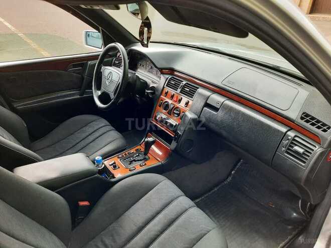 Mercedes E 200 1998, 265,134 km - 2.0 л - Gəncə