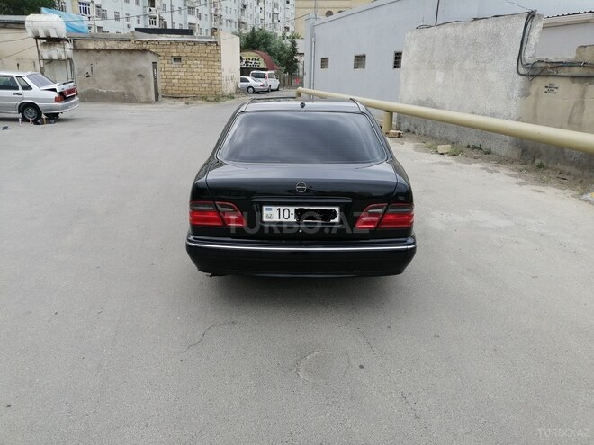 Mercedes E 240 2000, 289,123 km - 2.6 l - Sumqayıt