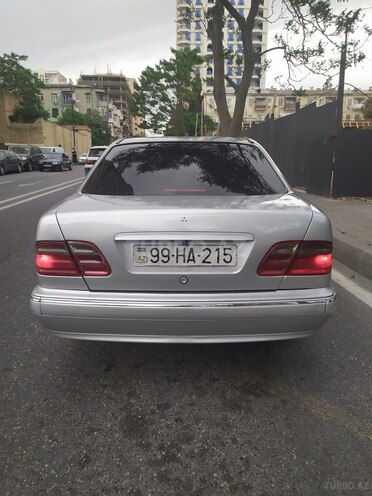 Mercedes E 220 2000, 367,000 km - 2.2 l - Bakı