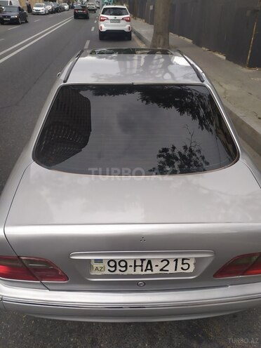 Mercedes E 220 2000, 367,000 km - 2.2 l - Bakı