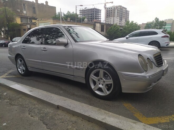 Mercedes E 220 2000, 367,000 km - 2.2 l - Bakı
