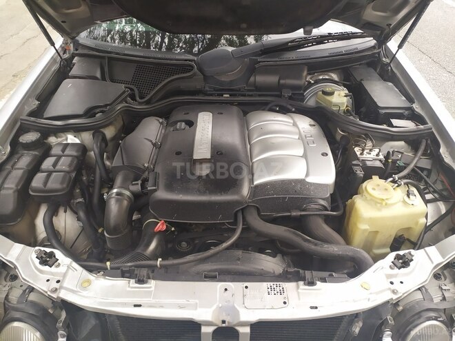 Mercedes E 220 2000, 367,000 km - 2.2 l - Bakı