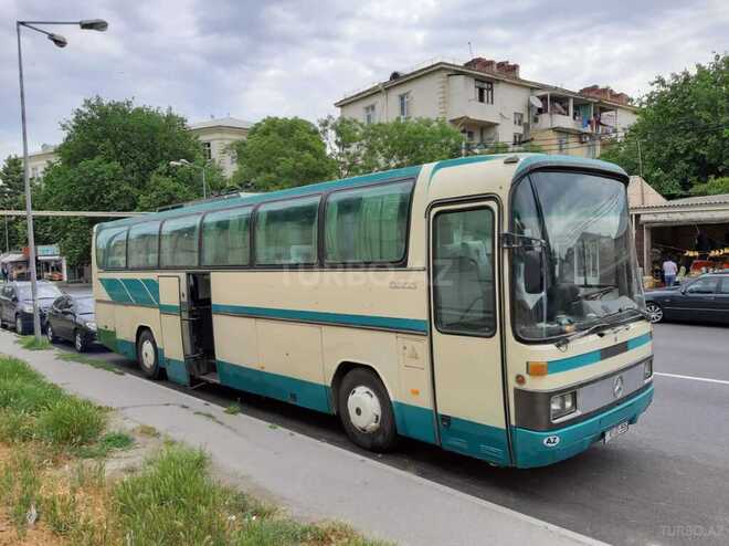Mercedes  1990, 989,000 km - 12.0 л - Bakı