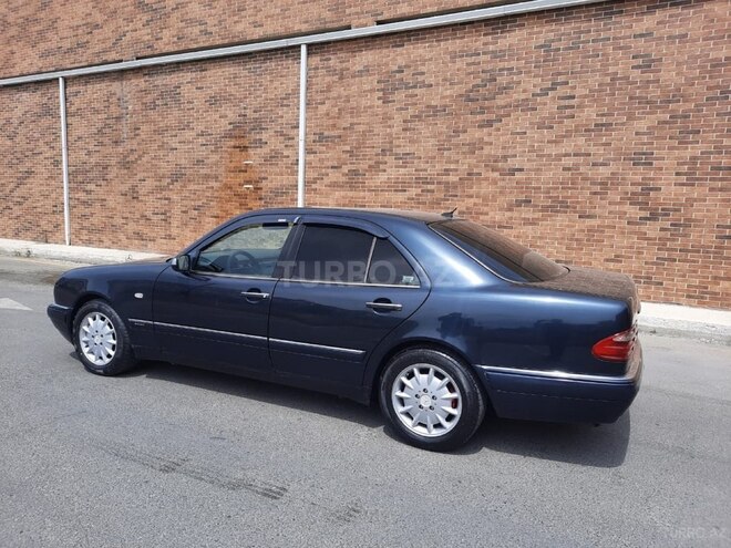 Mercedes E 240 1998, 378,000 km - 2.4 l - Bakı