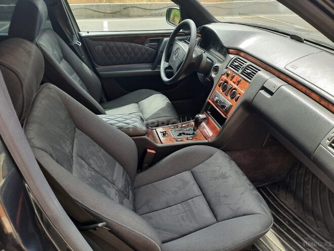Mercedes E 240 1998, 378,000 km - 2.4 l - Bakı