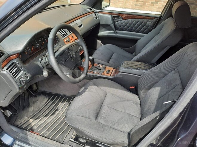 Mercedes E 240 1998, 378,000 km - 2.4 l - Bakı