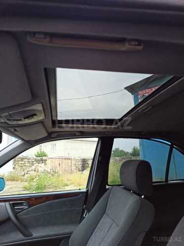 Mercedes E 220 2001, 425,000 km - 2.2 l - Masallı