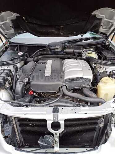 Mercedes E 220 2001, 425,000 km - 2.2 l - Masallı