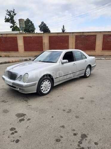 Mercedes E 220 2001, 425,000 km - 2.2 l - Masallı