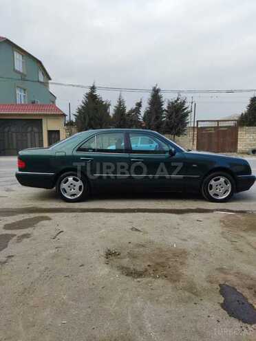 Mercedes E 200 1999, 325,480 km - 2.0 l - Bakı