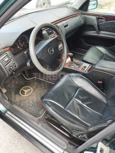 Mercedes E 200 1999, 325,480 km - 2.0 l - Bakı