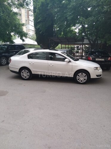 Volkswagen Passat 2010, 136,500 km - 1.8 l - Bakı